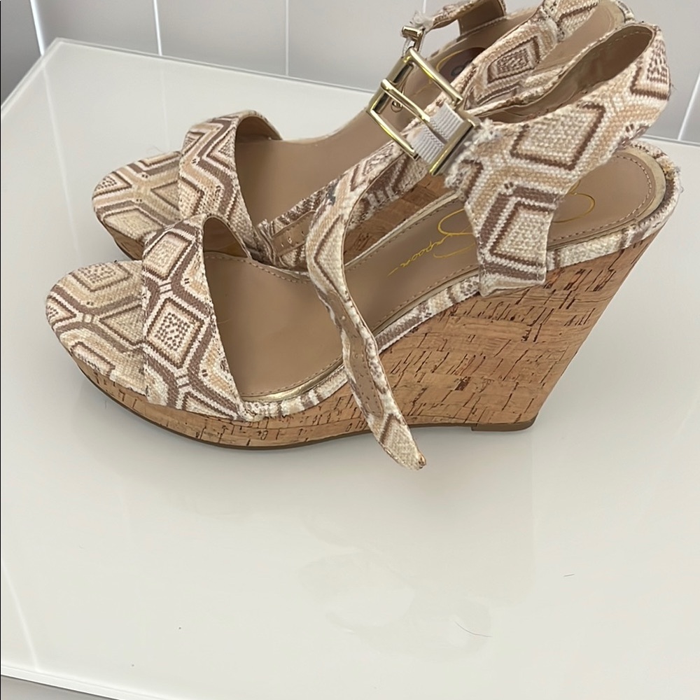 Geometric Patterned Beige Sandals - image 2